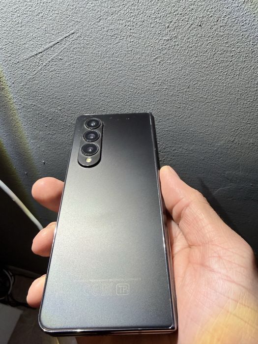 Продам Samsung Fold4 512гб