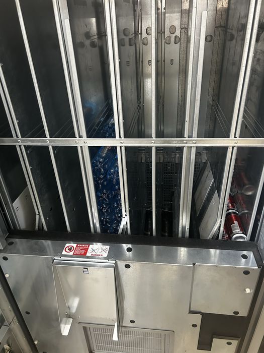 automat vending apa / dozator sucuri