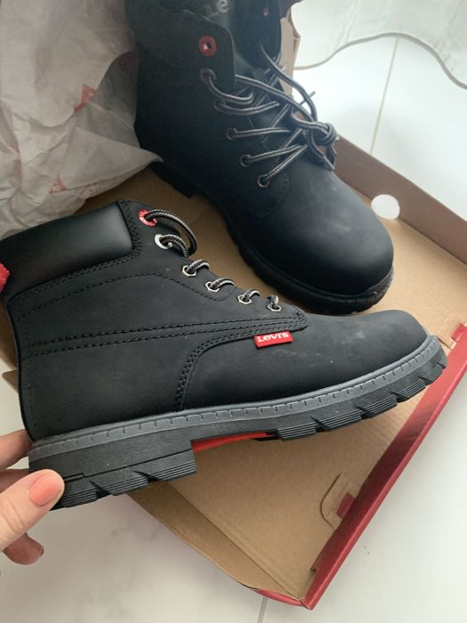 Нови оригинални боти Levi’s 36 номер естествена кожс