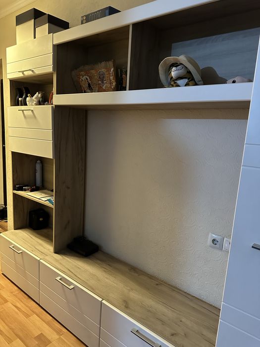 Стенка с тв зоной.