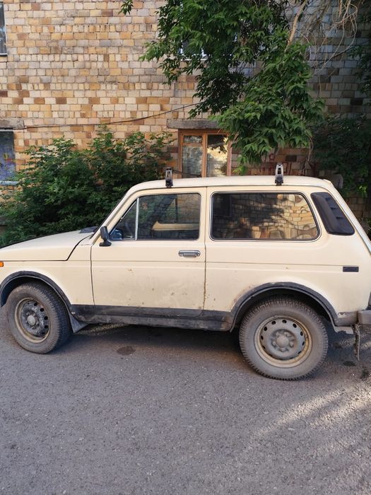 Ваз 21213 на полном ходу