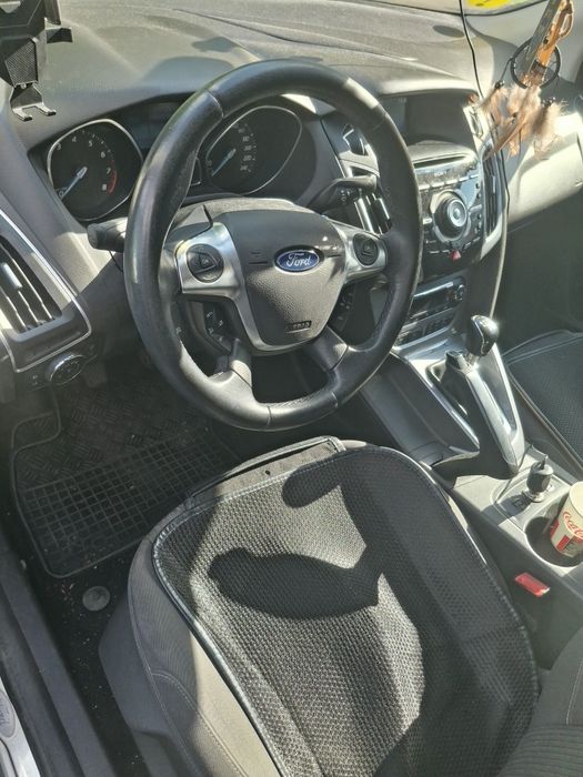 Vând Ford Focus Titanium