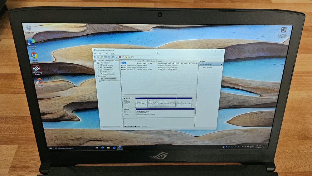 Asus ROG Strix G731GU - 17" - I7 16GB ram 128 SSD + 240