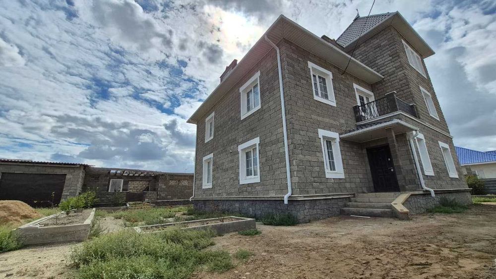 Прекрасный недострпоенный дом