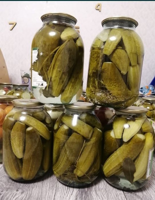Продам огурцы 3л. банка