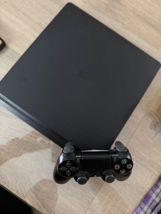PS4 Slim 500GB – Топ състояние!