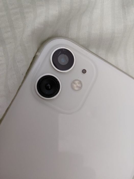 Продам айфон 11.