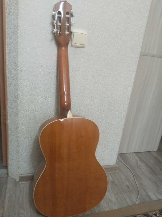 Гитара (для левши)