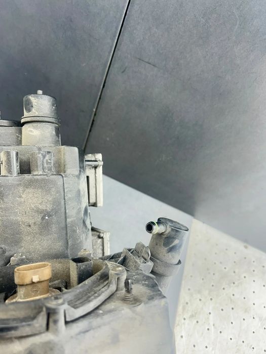 Far dreapta cu Xenon 15436001 Mercedes-Benz E-Class 2006