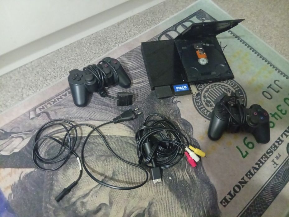 Продам плейстейшен 2