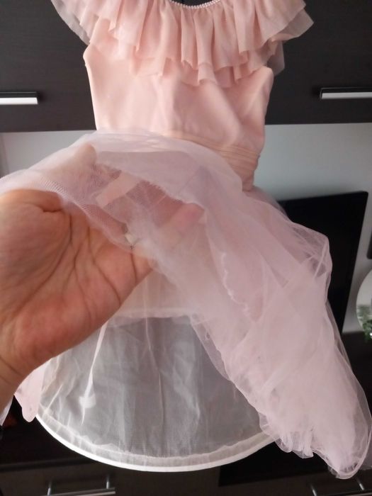 Rochita scurta,stare perfecta,roz pudra  fete 10,11 ani cu crinolina