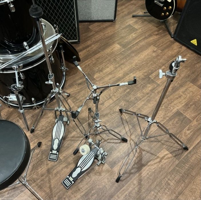 Set tobe acustice Tornado
