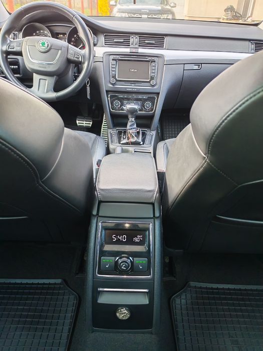 SKODA Superb 4×4 DSG