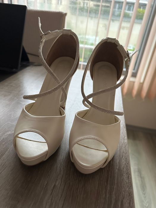 Официални обувки