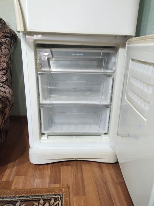 Холодильник .б/у
