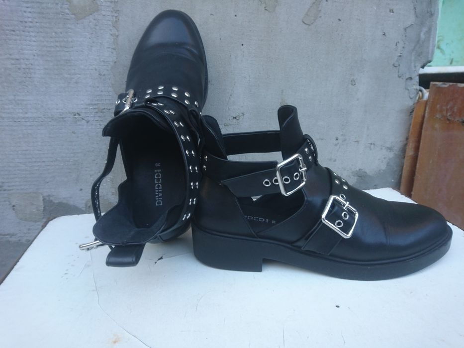 Нови обувки четри чифта