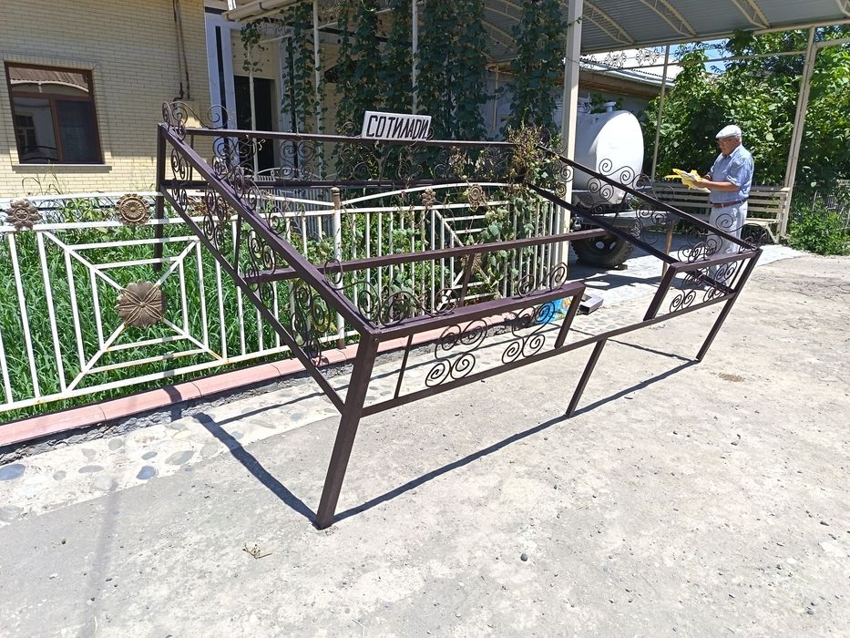 Темир кароват устида дсп билан