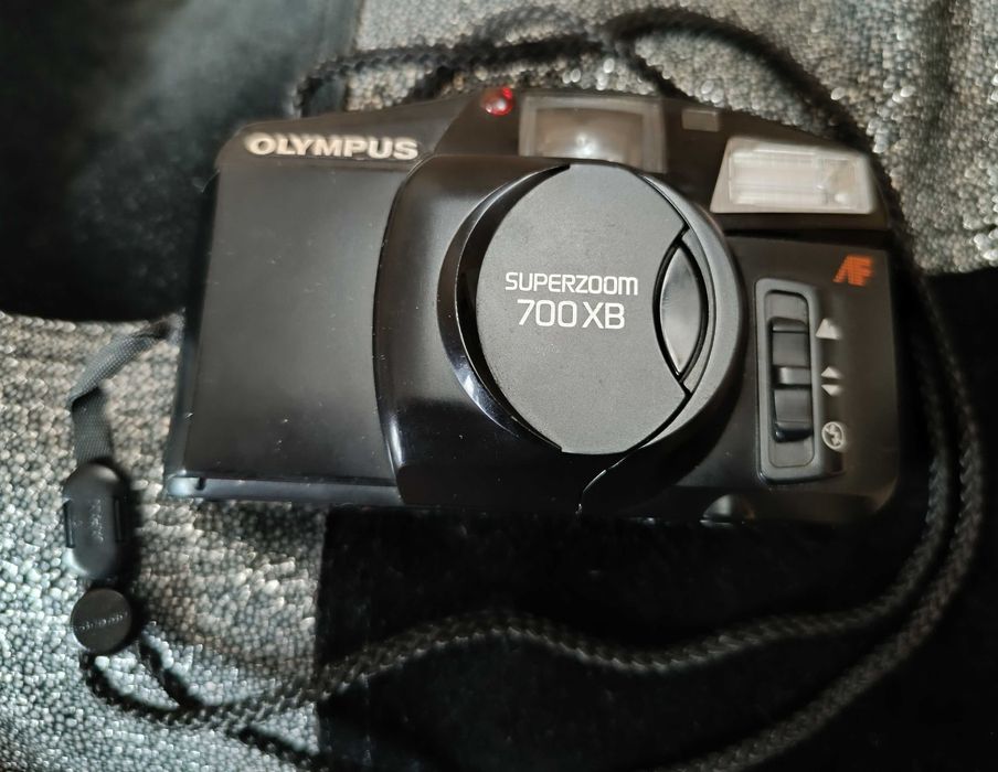 Пленочный фотоаппарат винтажный OLYMPUS SUPERZOOM 700XB