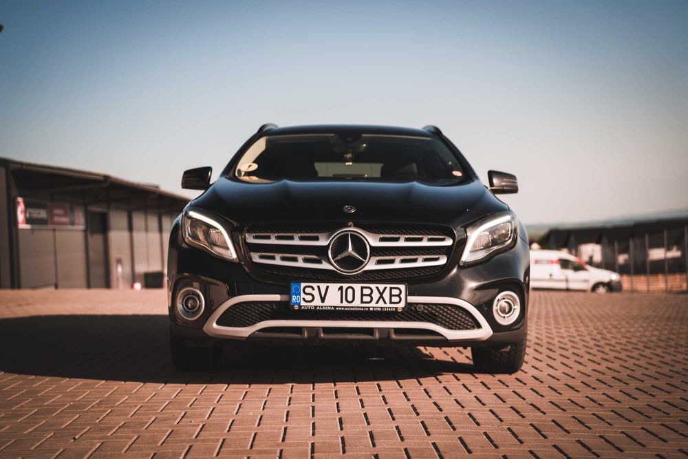 MERCEDES-BENZ GLA 200 / full options / stare foarte buna