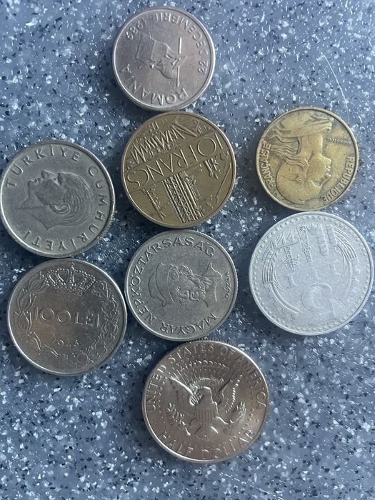 Vand monezi foarte vechi