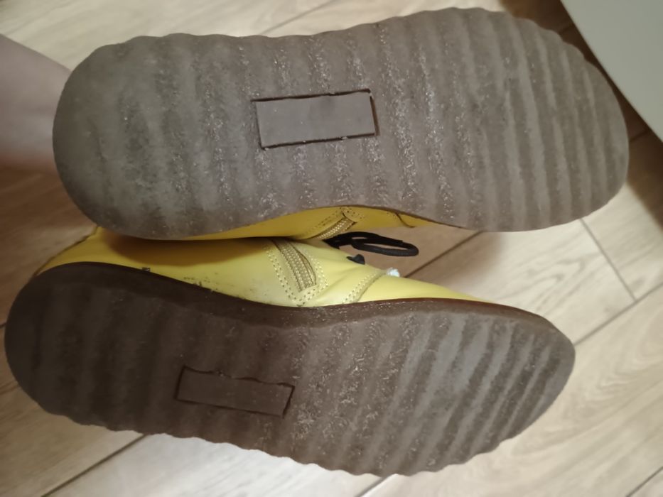 Жълти ниски боти, естествена кожа