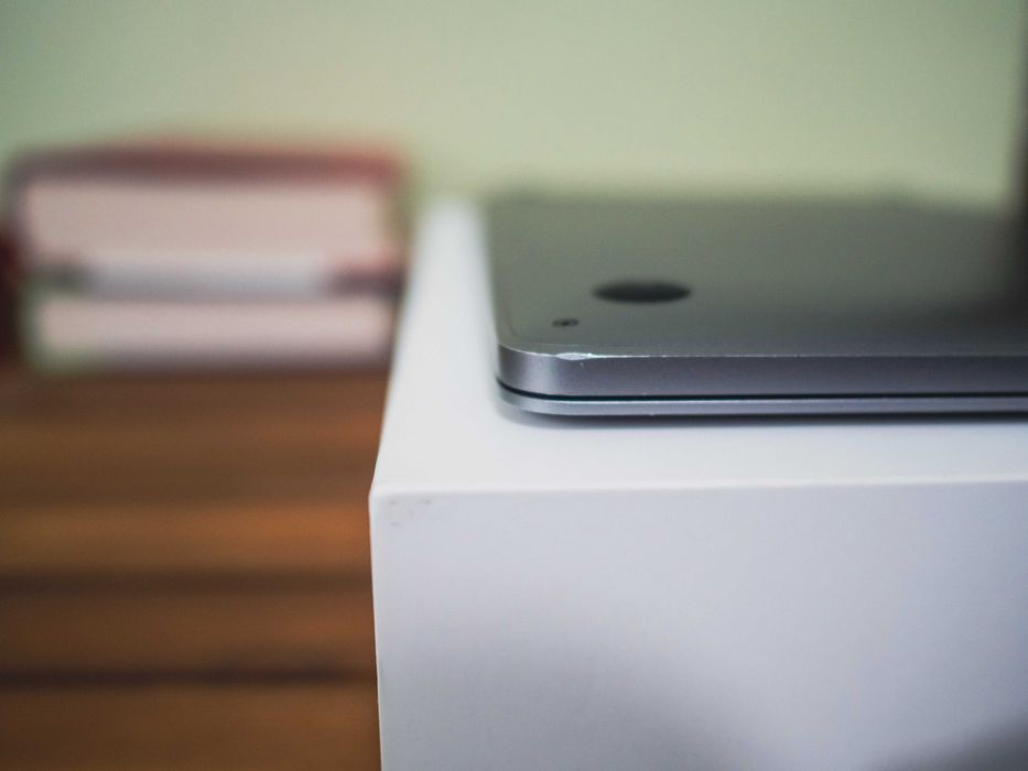 Apple MacBook Pro 13" M1 • 8GB RAM • 256GB SSD • Лаптоп като нов