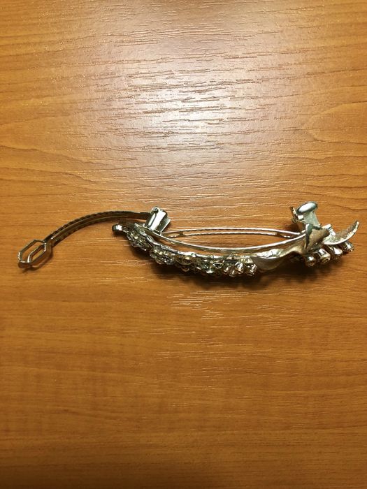 Луксозна шнола за коса с камъни