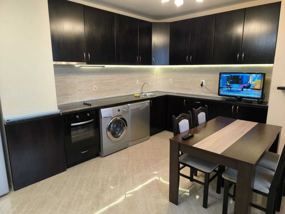 Дава се под наем Двустаен апартамент в София, Дружба 2 - 67 кв.м за 562 € - Снимка #2