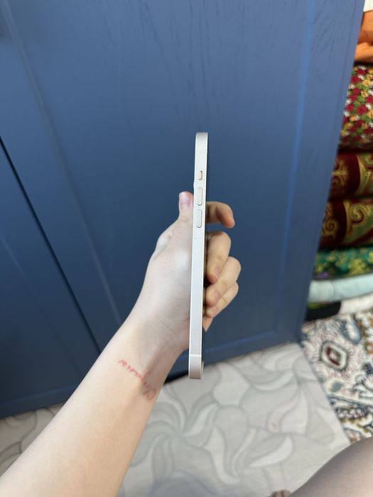 Продам Айфон 14+