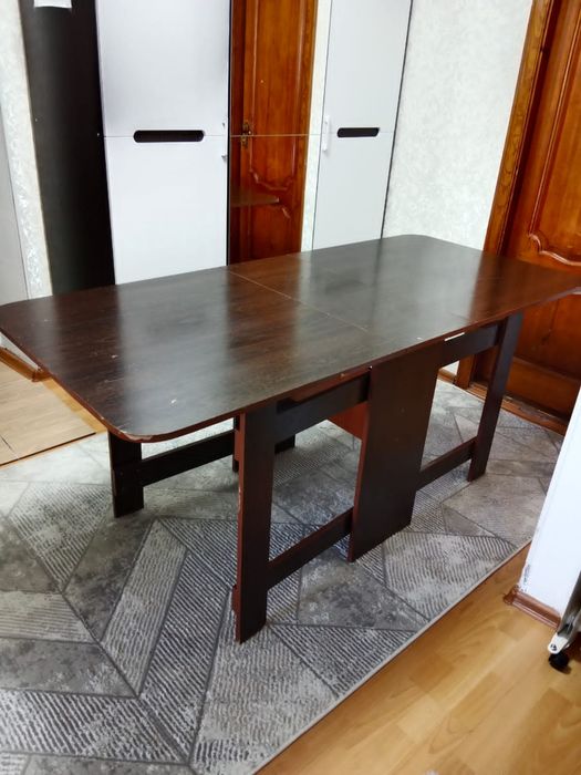 Продаётся газ, комод, стол