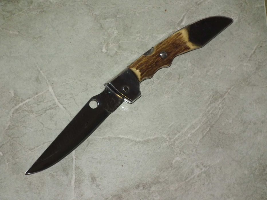 Briceag maghiar masiv unicat handmade cu plásele din corn mester anonim NOS