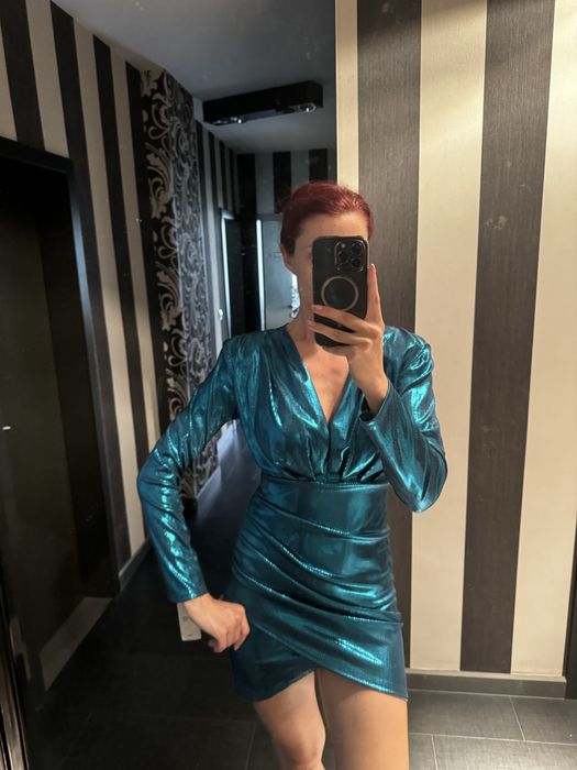 Парти рокля нова с етикет