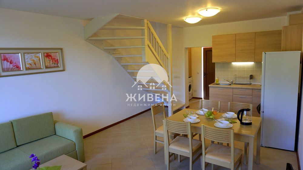 Триетажна къща в комплекс, с.Рогачево, площ 131 кв.м