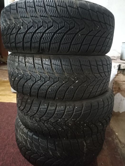 Продам резину 25 000