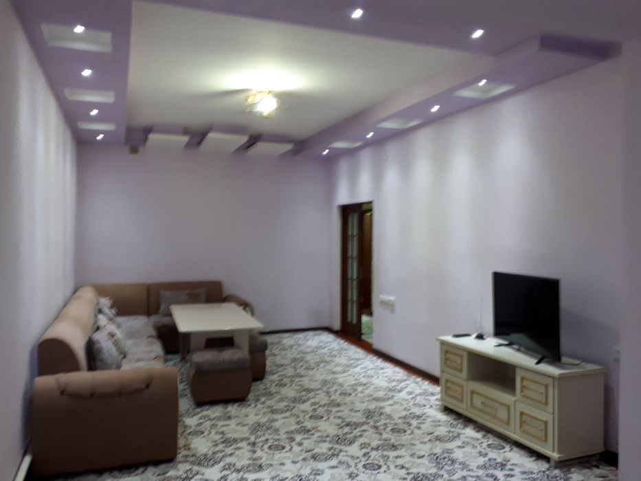 3 xonali kvartira ijaraga beriladi.