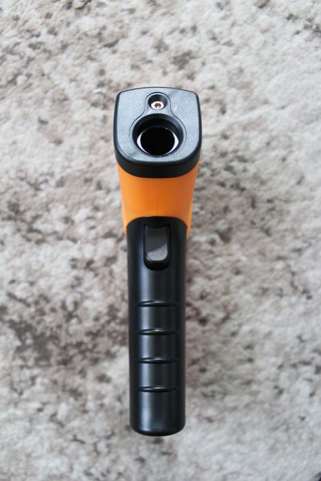 Безконтактен инфрачервен лазерен термометър