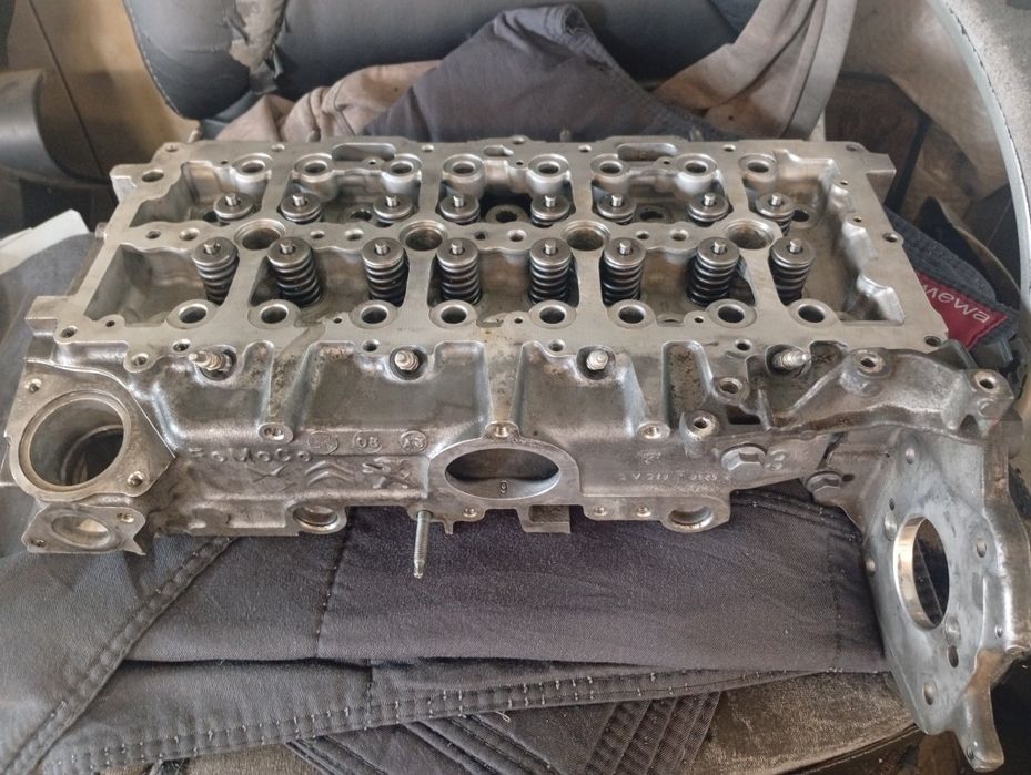 Chiulasă 1.5 diesel PEUGEOT/CITROEN/OPEL