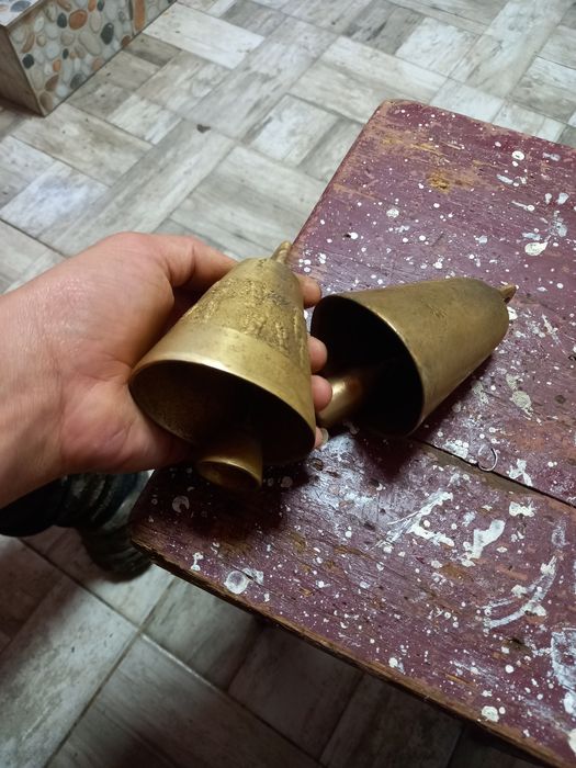 Vând sau schimb clopote de alamă