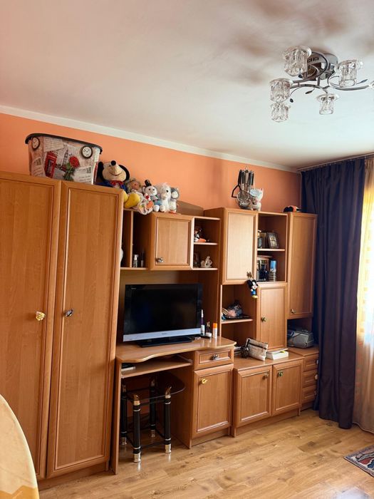 Apartament 3 camere , 2 băi