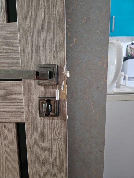 Продам дверь б/у