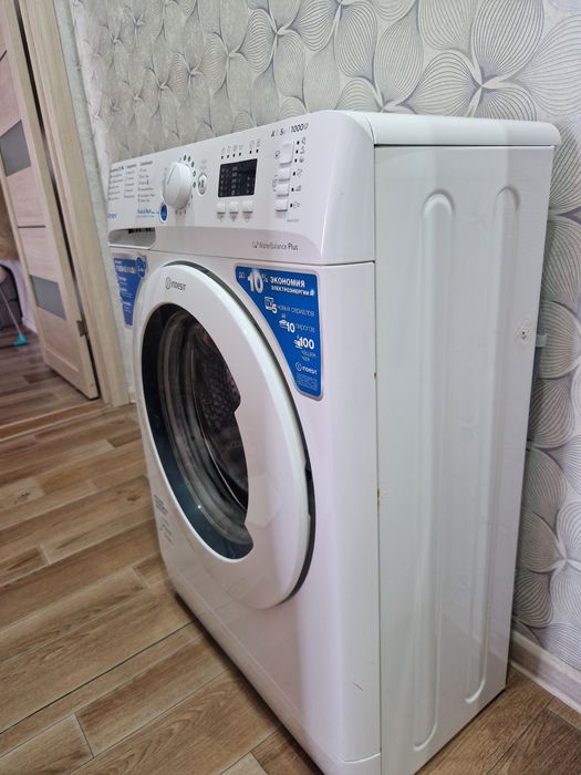 Продам стиральную машинку INDESIT