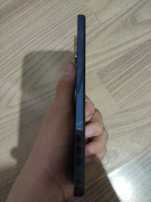 Телефон vivo Y100