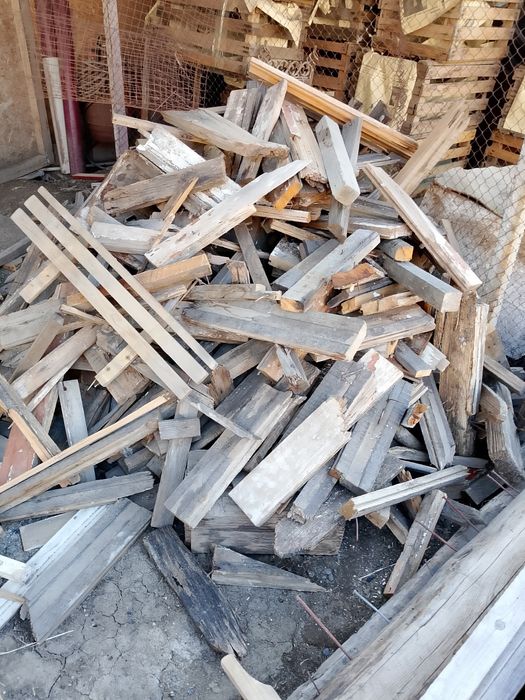 Доски/дрова/шпалы
