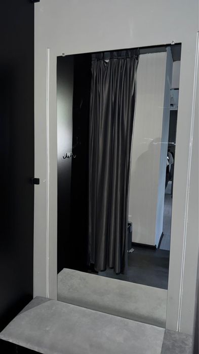 Зеркало в отличном состоянии