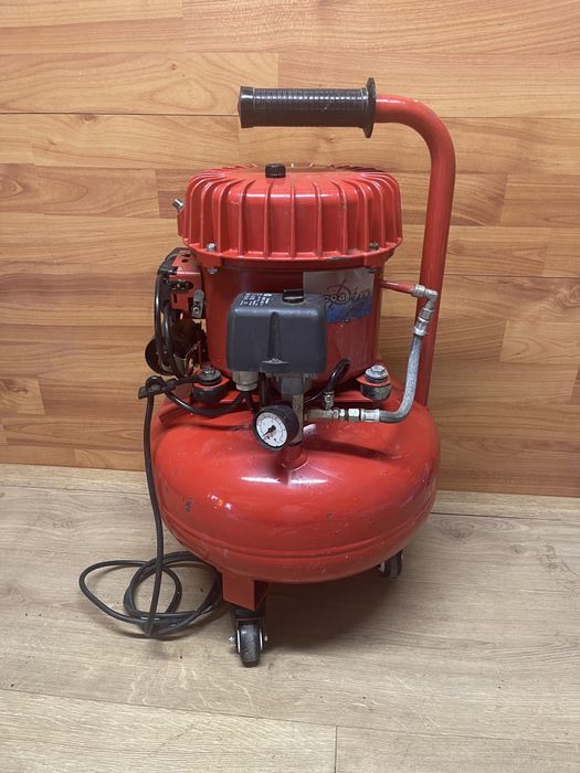 Compresor silentios 8bar 15L
