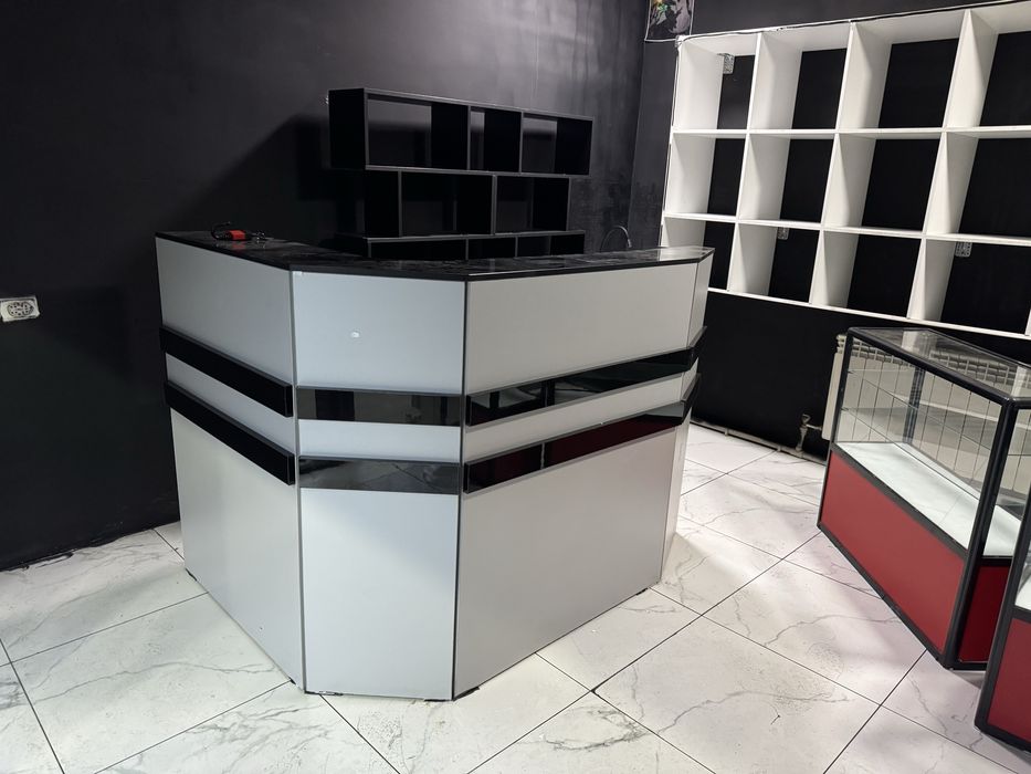 Продам шкафы и ресепшен