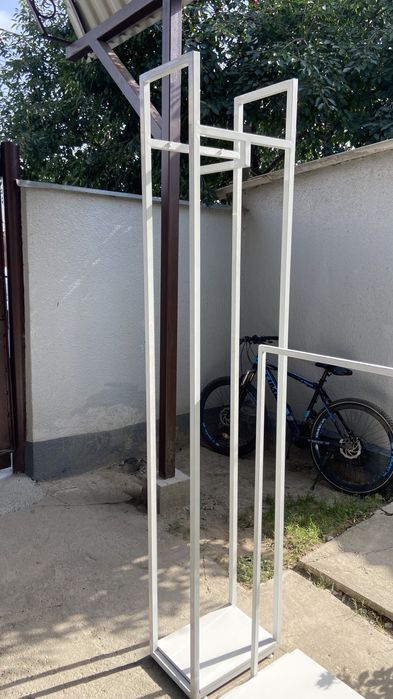 Стойки для магазина одежды