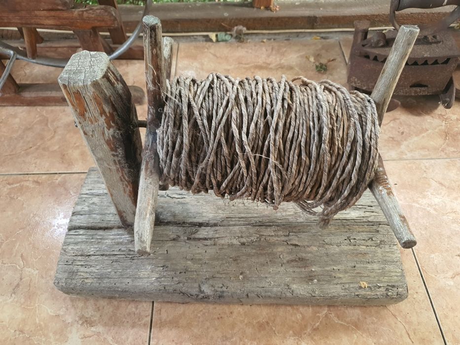 Diverse obiecte vechi, artizanat de vânzare / schimb cu furaje animale