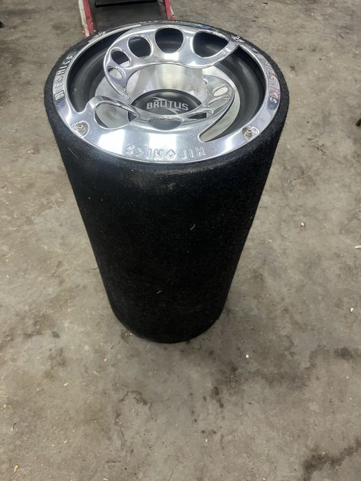 Субуфер за кола hifoniks