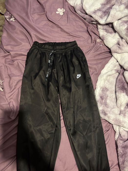 Сатенен анцуг на Nike